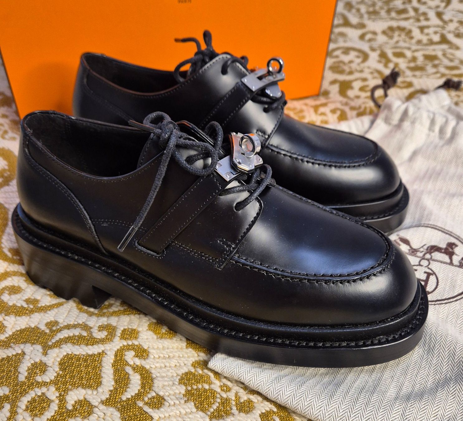 Herrenschuhe: Brogues – Neu und originalverpackt aus Leissigen von ali_k9v8