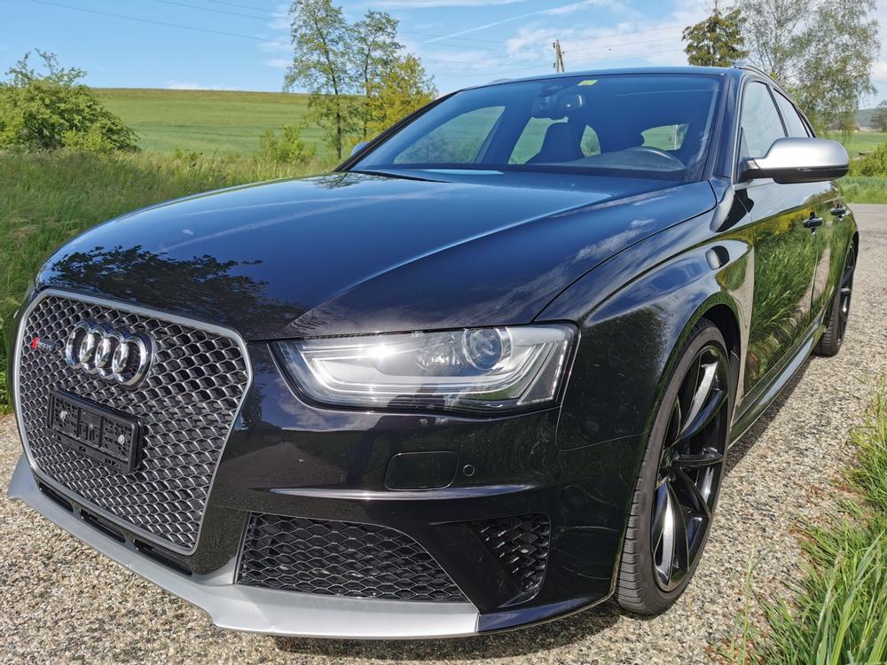 Audi RS4 AVANT 450 FSI V8 S tronic