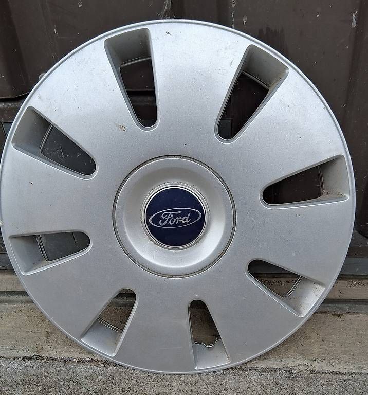 Ford Tutti pezzi di ricambio auto: Raddeckel – Usato da Frauenfeld venduto da ARTJ49