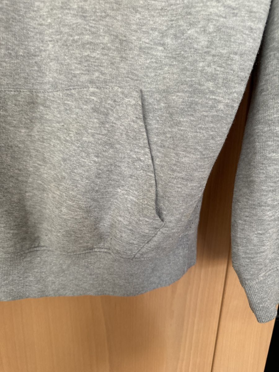 Maglioni & Felpe: Sweat à capuche gris BoohooMAN, taille S – Usato da moudon venduto da jaunejaunelapinjaune 3