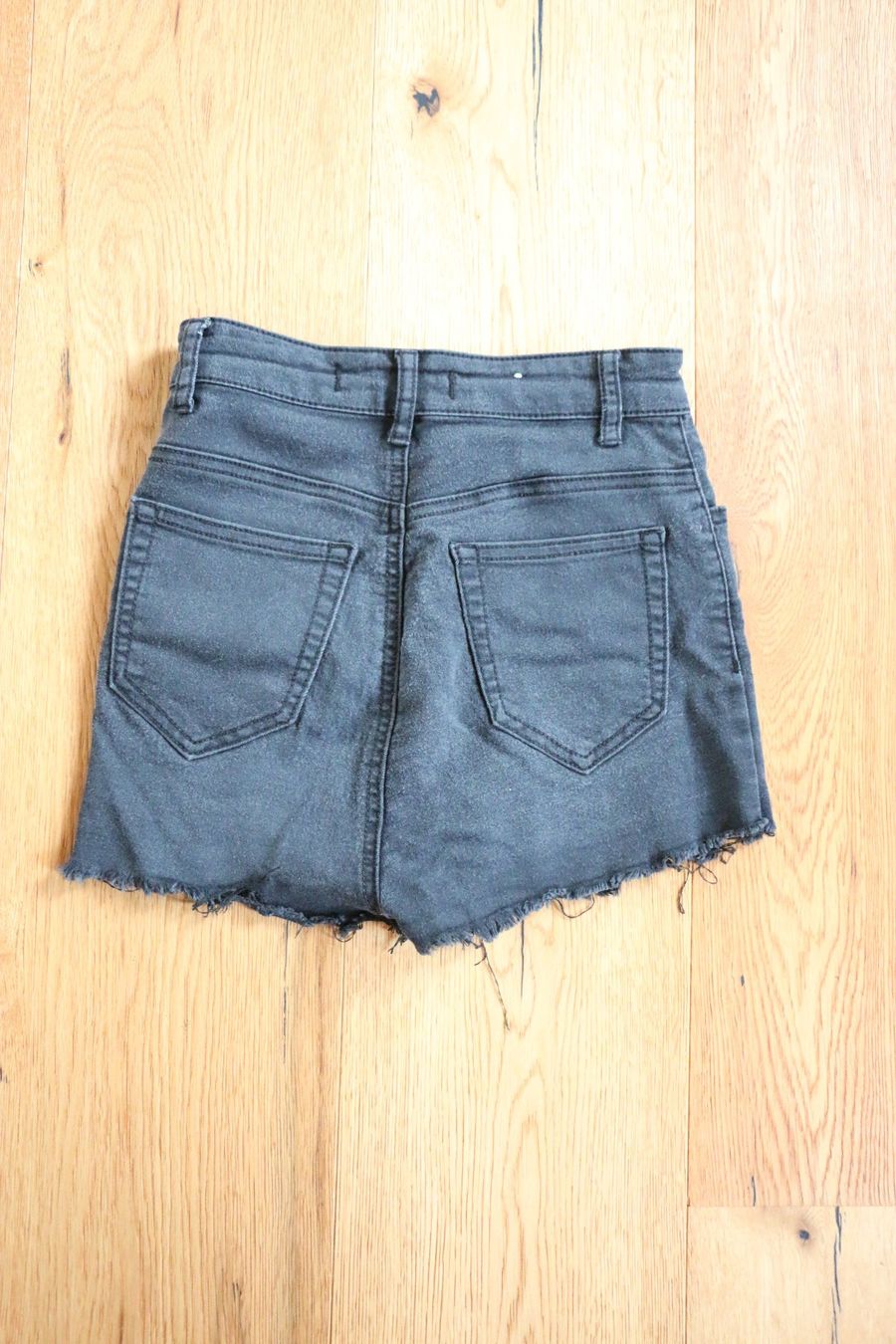 Jeans: Kurze Sommer Jeans – Usato da Schaffhausen venduto da lua_9yfq 1