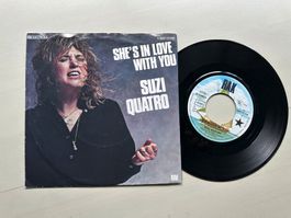 SUZI QUATRO tolle Single She's in love with you Kult Hit