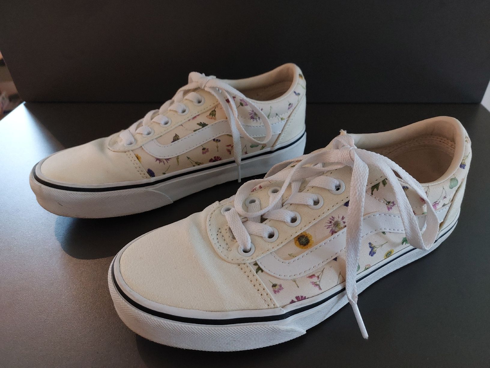Damenschuhe: Vans Gr. 37 / 7.0 – Gebraucht aus Effretikon von swobdo