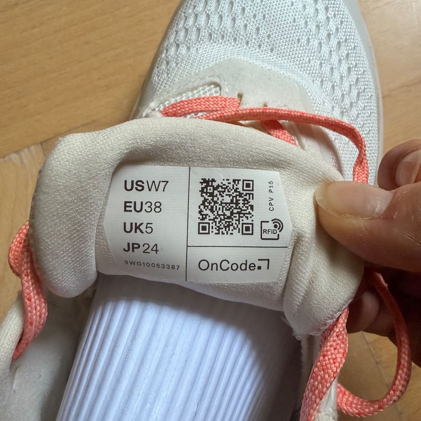 On Chaussures femmes: On Cloudrunner 3 – Neuf (Voir description) à Zürich par eli_m 3