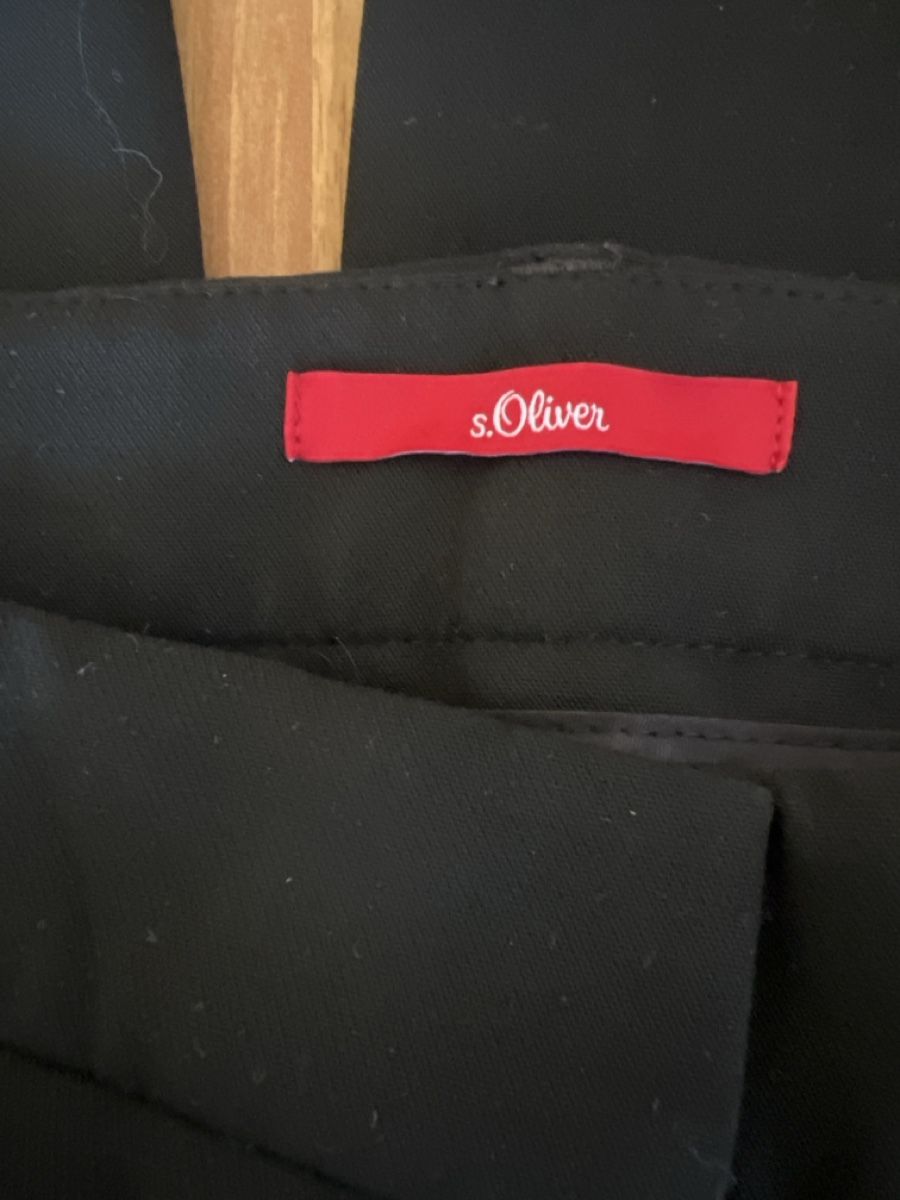 S.Oliver Pantaloni: S.Oliver Stoffhose, schwarz, Gr. 34 – Usato da Linden venduto da Annelie12 4