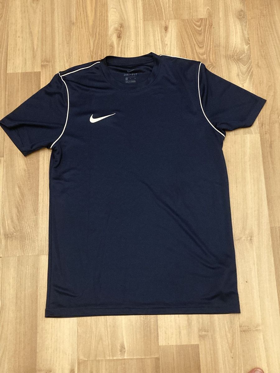 Nike T-shirt: Nike Dri-Fit T-shirt – Usato da Villeneuve VD venduto da did_pxf2