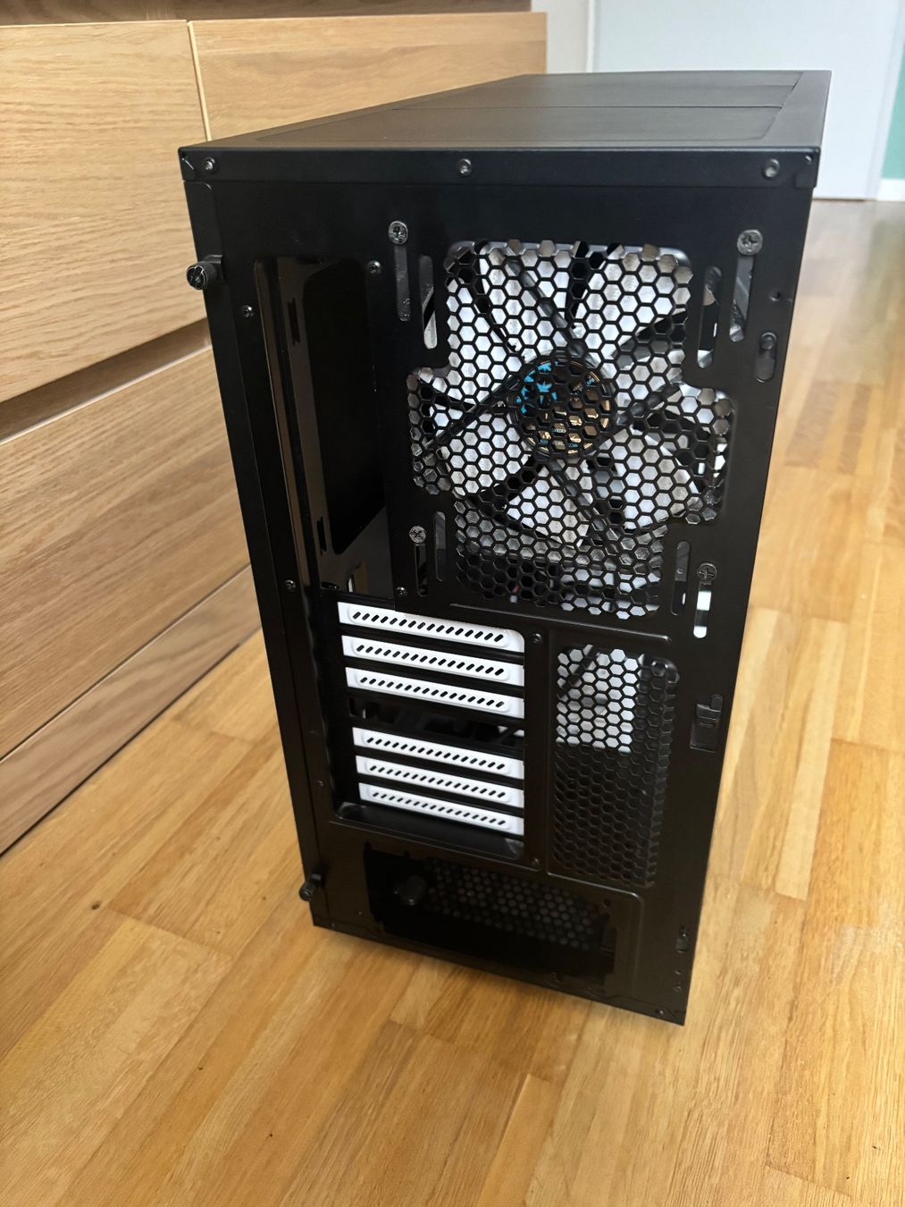 Fractal Boîtiers: Fractal Design Define R5 – D'occasion à Grosswangen par dalvsep 2