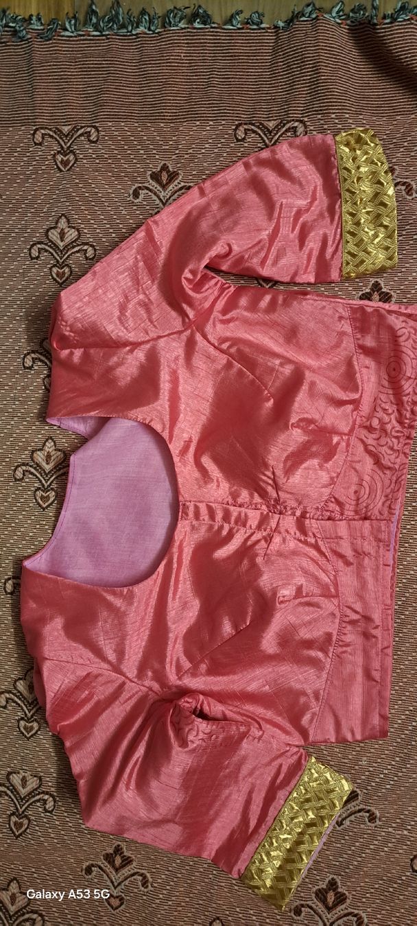 Tessuti: Elegantes Altrosa farbe  Sari mit Goldmuster ,MIT Bluse – Usato da Bern venduto da mahilini 7