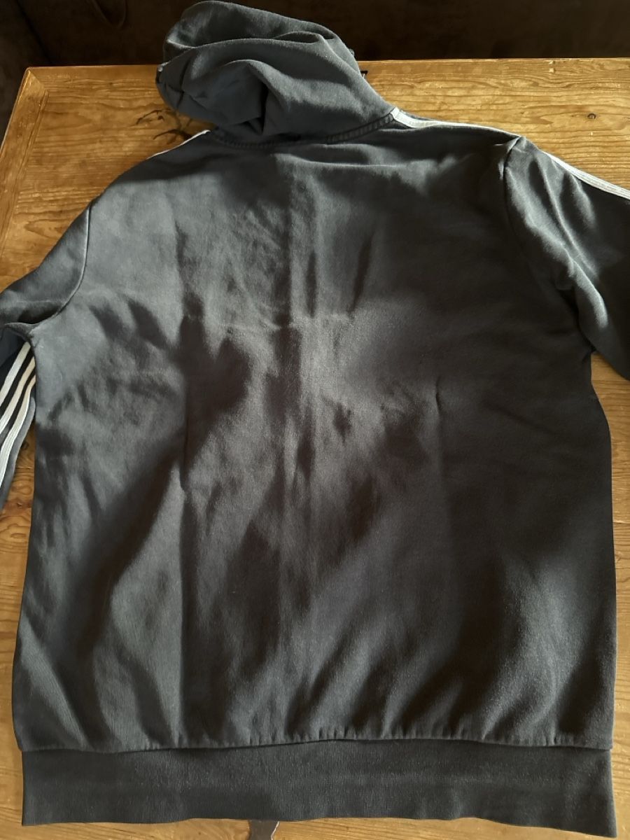 Adidas Costumes, combinaisons de sport et fonctionnelles: Adidas Trainer schwarz Gr.M  – D'occasion à Mauren par ducducturi 8