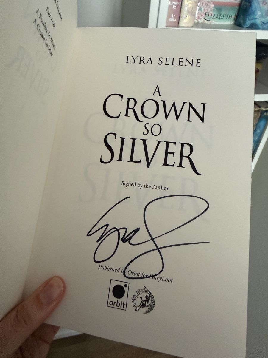 Libri: Fairyloot A feather so black & A crown so silver – Nuovo (secondo la descrizione) da Netstal venduto da Claudia.gl 8