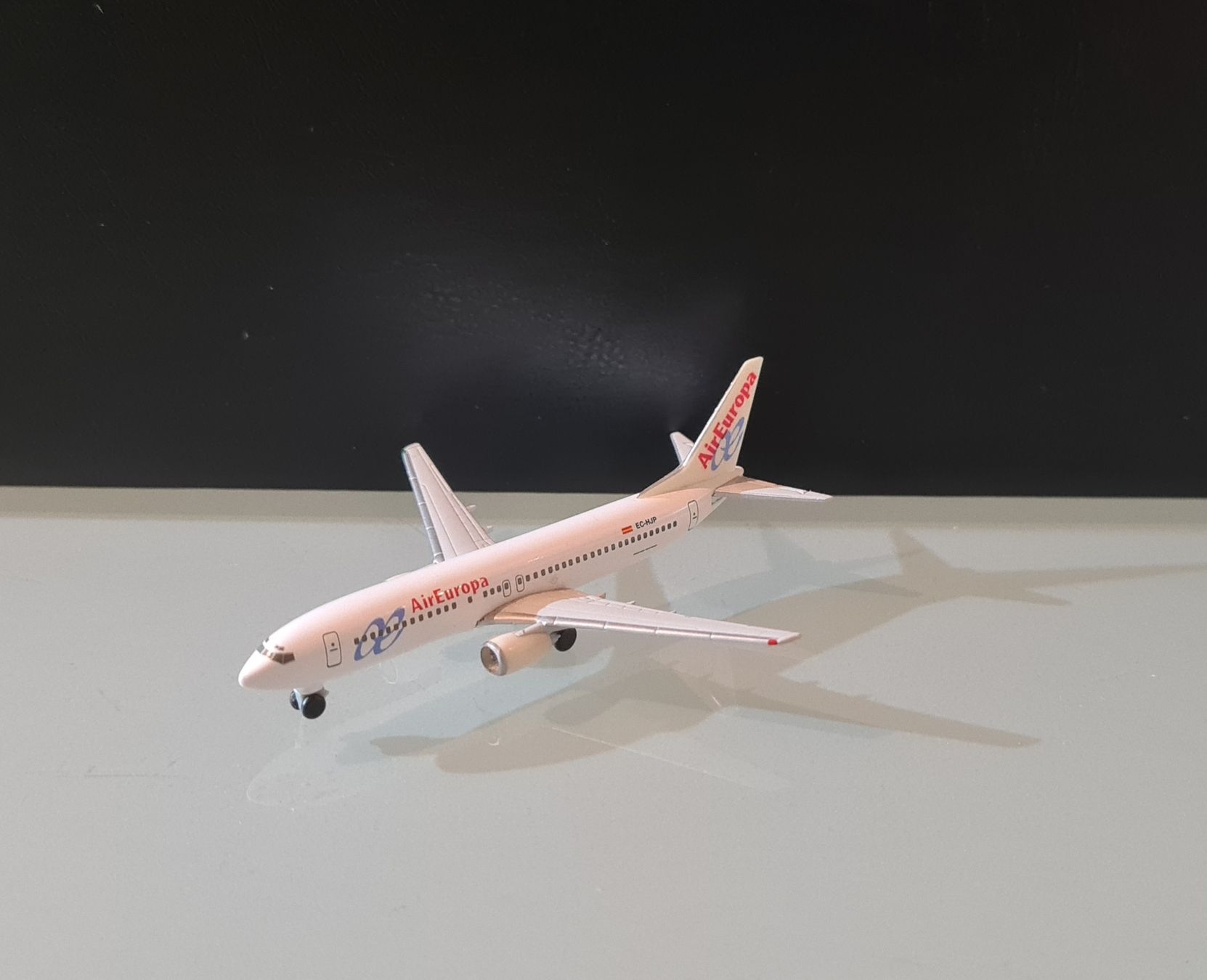 Herpa Kit di modellismo & Modellini statici: Herpa Air Europa 1:500 – Usato da Uetendorf venduto da myhome12