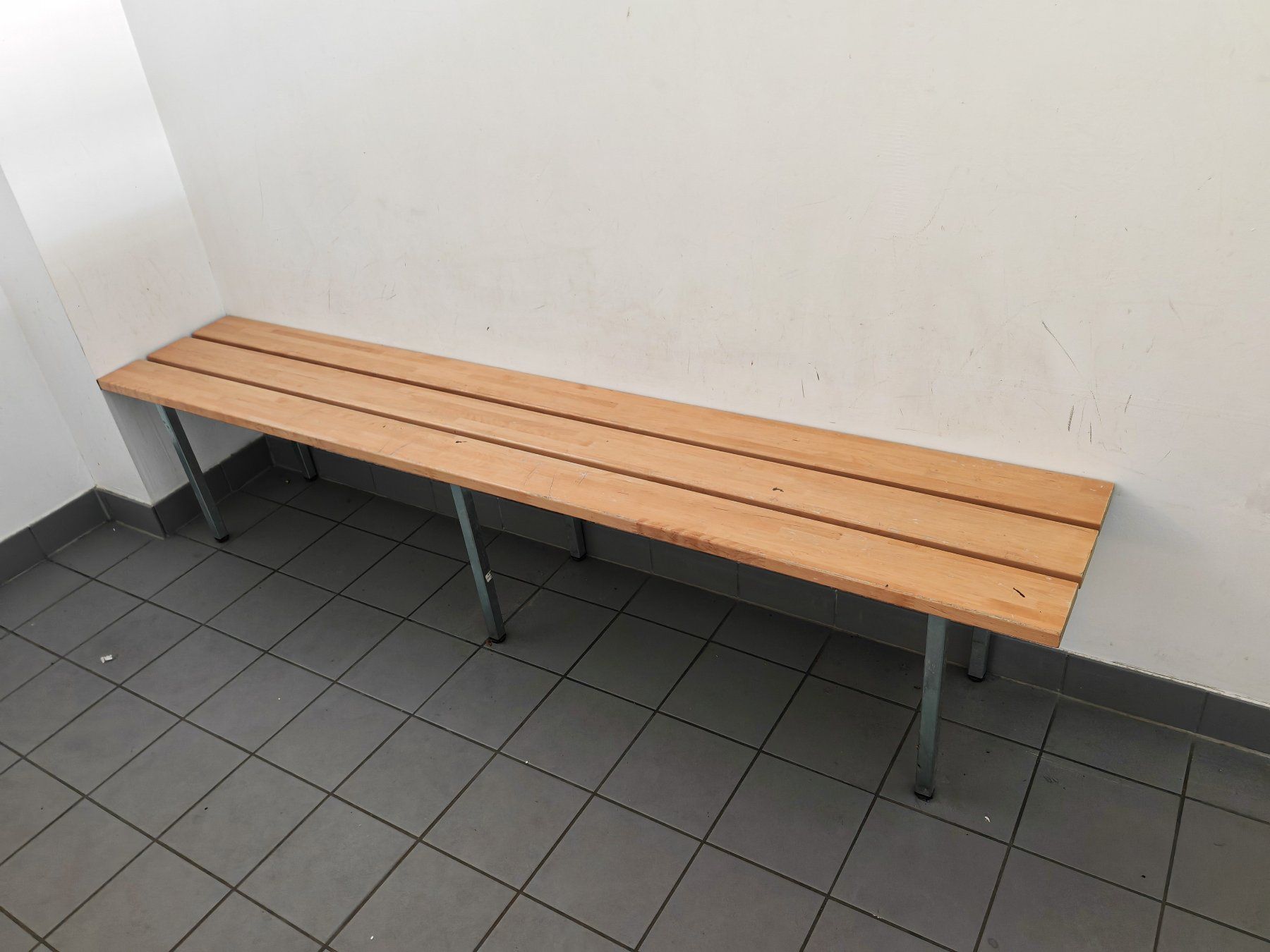 Guardaroba: Doppelseitige + einfache Garderobenbänke – Usato da Bern venduto da Sudowudo 2