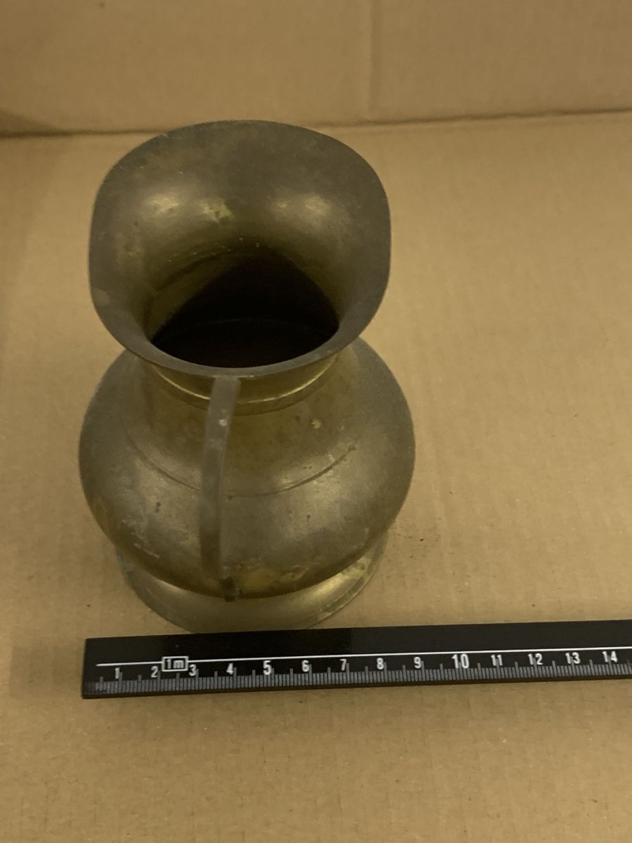 Tutte le decorazioni: Schöner Messing Krug -  Ki3 – Nuovo (secondo la descrizione) da Erlenbach ZH venduto da Ritschly 1