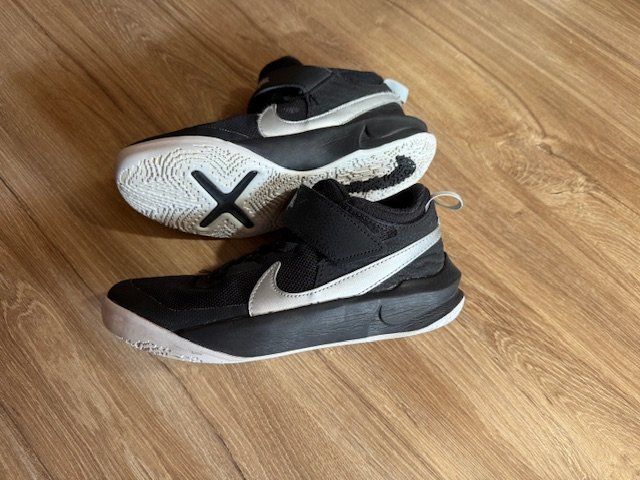 Scarpe da uomo: Nike Sneaker Gr. 35 – Usato da Burgdorf venduto da W31S