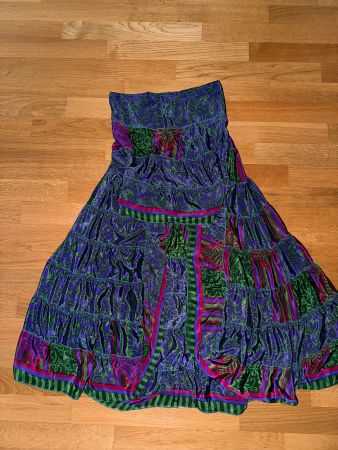 Magnifique jupe style espagnol NEU