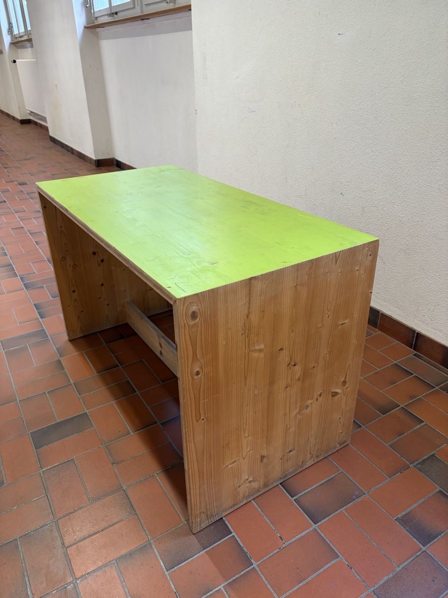 Tische: Tisch 3schichtplatte – Gebraucht aus Köniz von lukashasler