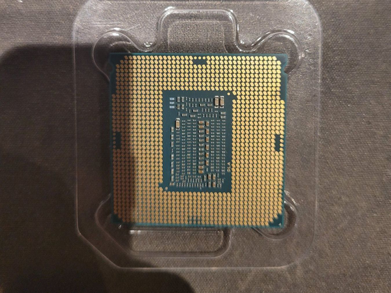 Intel Composants électroniques: Intel i7 9700 – D'occasion à Unterengstringen par CyberCore 1