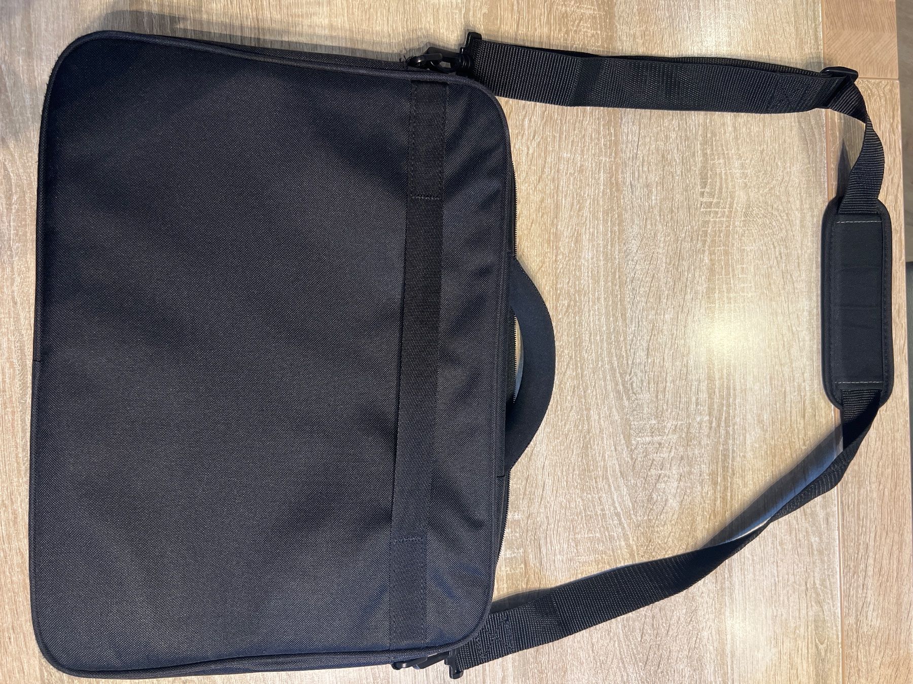 Targus Taschen: Targus Laptop Tasche, neuwertig! – Neu (gemäss Beschreibung) aus Stalden VS von Mister_20 1