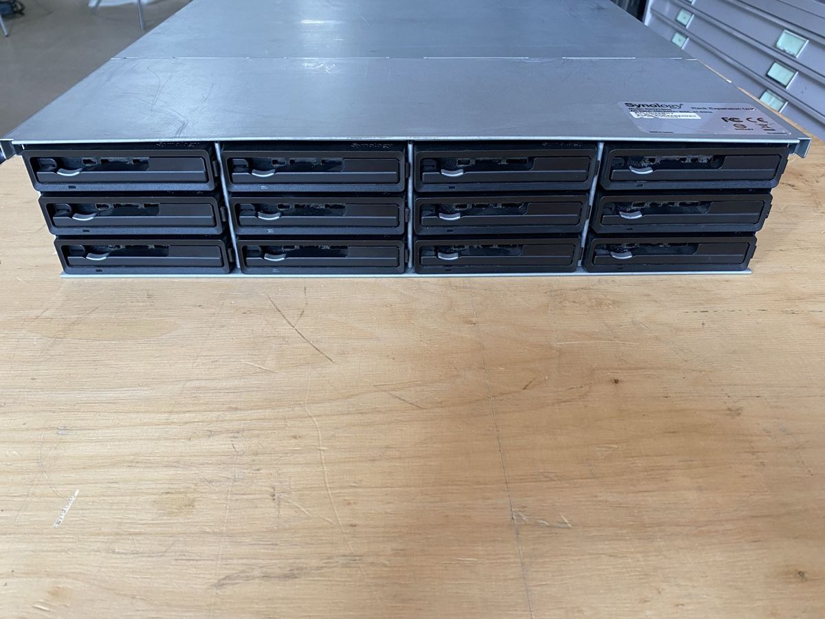Synology Serveurs: Synology Rack Expansion Unit RX1213sas – D'occasion à Basel par Matsvo 1
