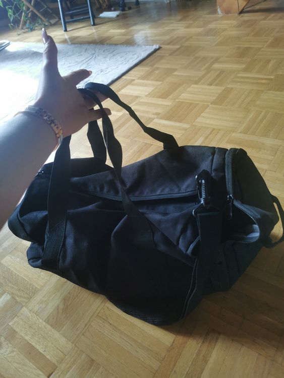 Borse: Schwarze, robuste Reisetasche - Ideal für den Sommer! – Nuovo (secondo la descrizione) da Laufen venduto da Daraja 1