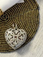 Pendentif Coeur Argenté Strass - Romantique et Chic!