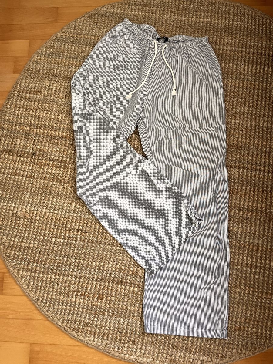 Brandy Melville Pantaloni: Stoffhose Brandy Melville gestreift  – Nuovo (secondo la descrizione) da Neudorf venduto da wen_9jfq