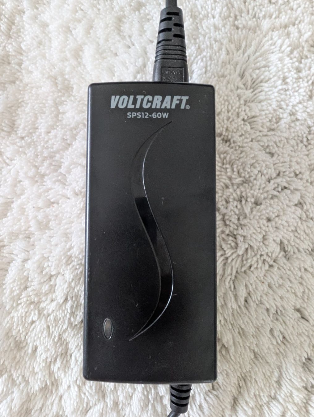 Voltcraft Caricabatterie: Tischnetzteil Voltcraft mit Kfz-Buchse – Usato da Niederglatt ZH venduto da Pikos29