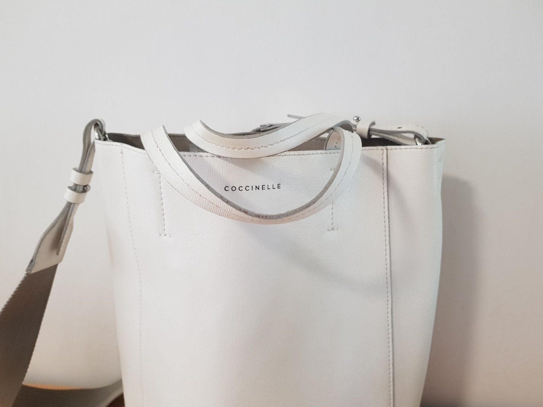 Coccinelle Borse da donna: Coccinelle Leder Handtasche – Usato da Basel venduto da Birs868 1