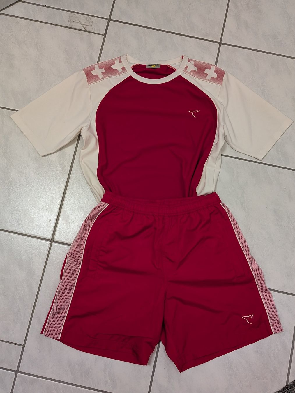 Switcher Kleiderpakete: Sportbekleidung Set Grösse S Switcher. – Gebraucht aus Wädenswil von Mamacita60