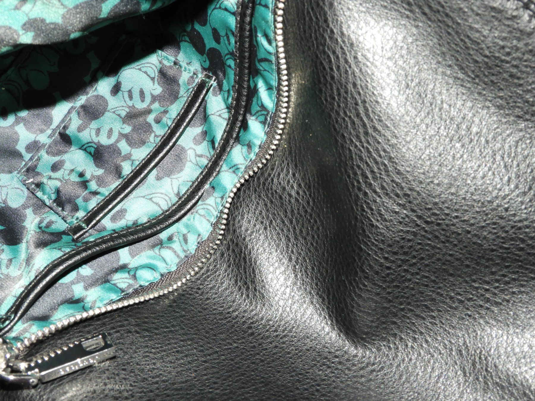 Desigual Zaini: Sac à dos Mickey Desigual - comme neuf! – Nuovo (secondo la descrizione) da Dombresson venduto da sev_bsb8 4