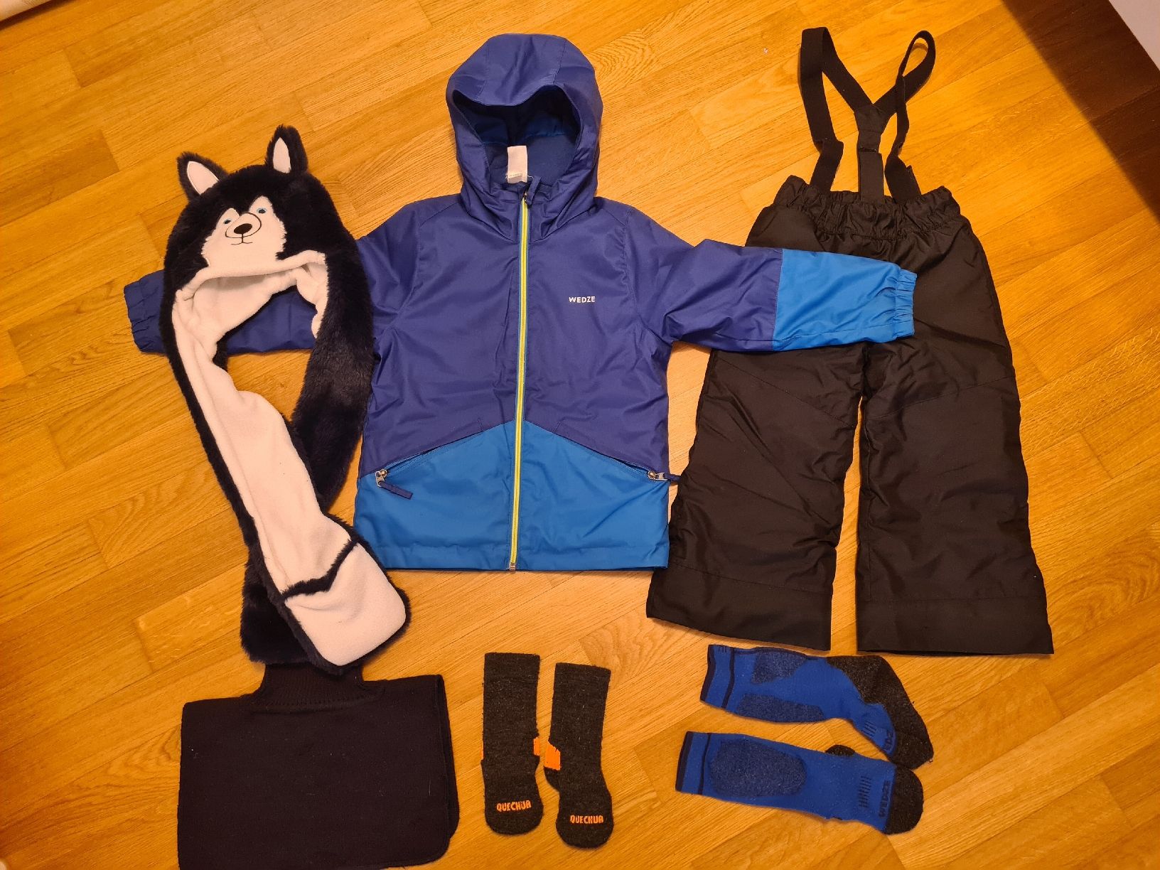 Decathlon Lotti & Set di vestiti: Winterset mit Skianzug, Grosse 104 – Usato da Zumikon venduto da daryona