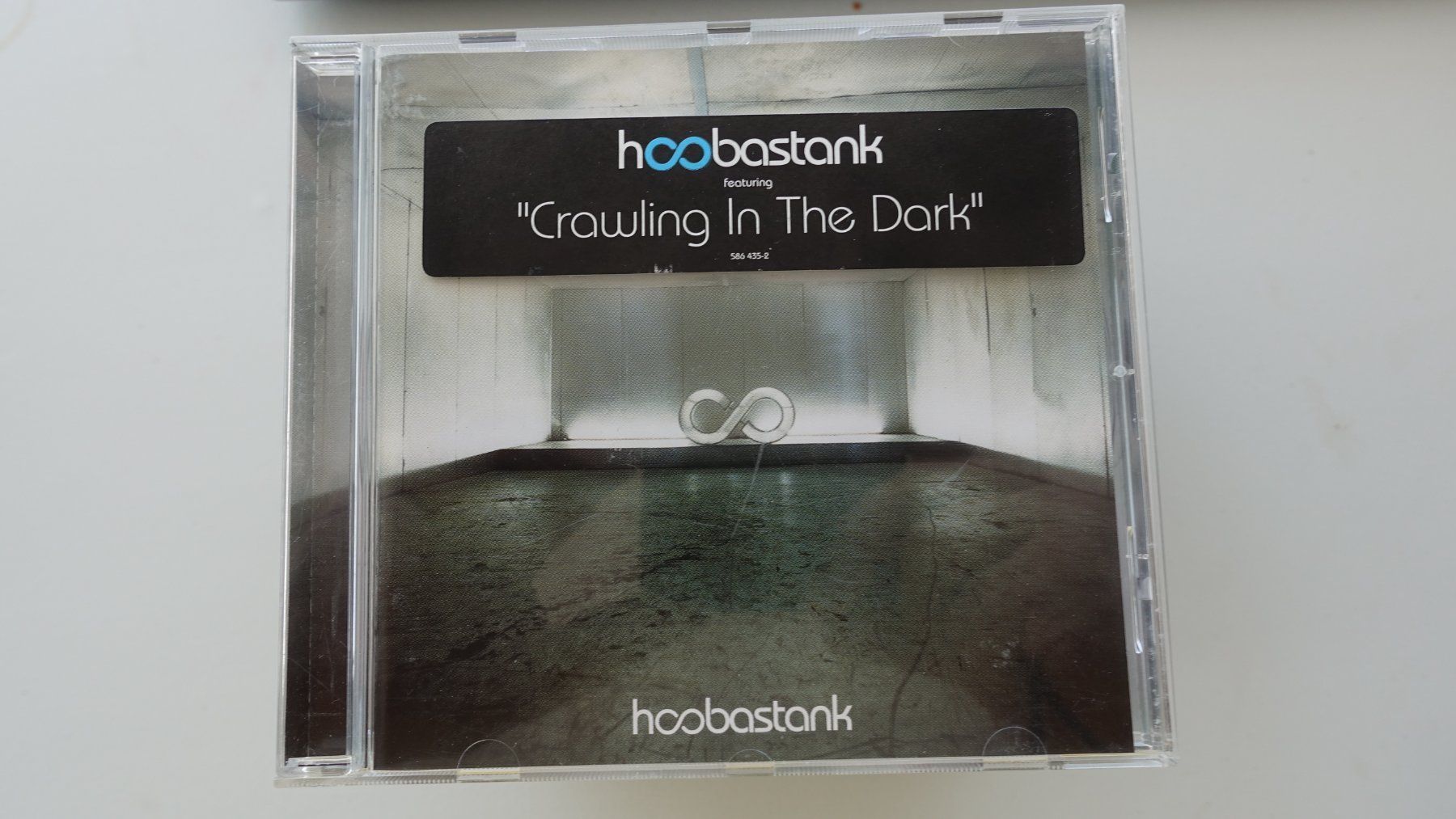 CD: CD - Hoobastank - CRAWLING IN THE DARK – Usato da Schwyz venduto da Burnsdesign