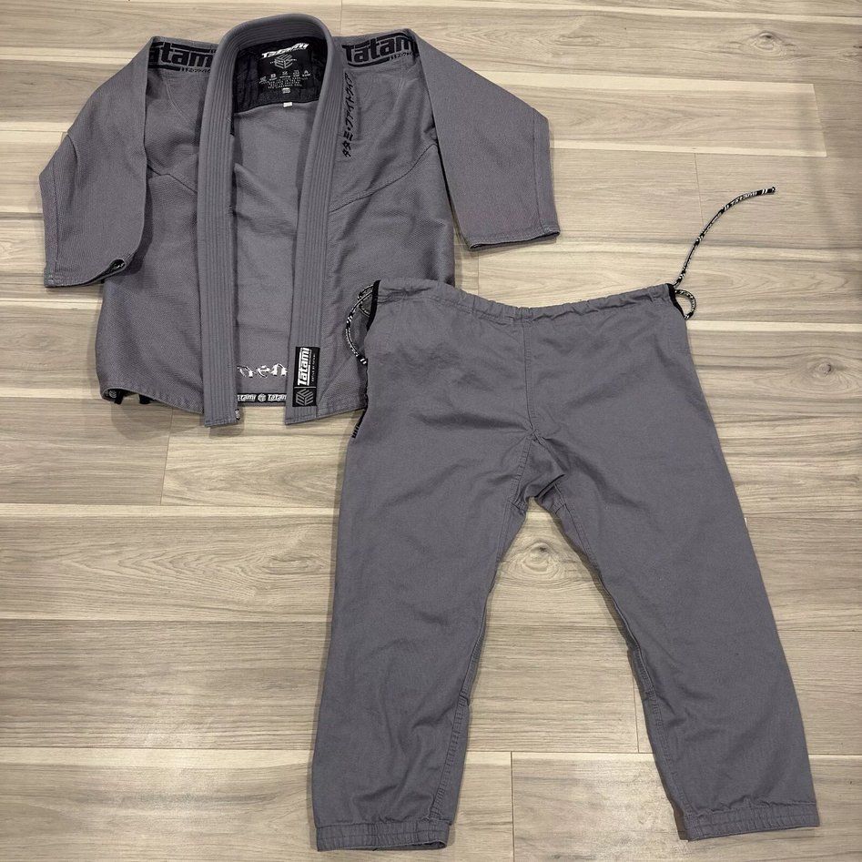 Kimono: Tatami Jiu Jitsu Kimono homme A4 – Usato da Lausanne venduto da Ari-92