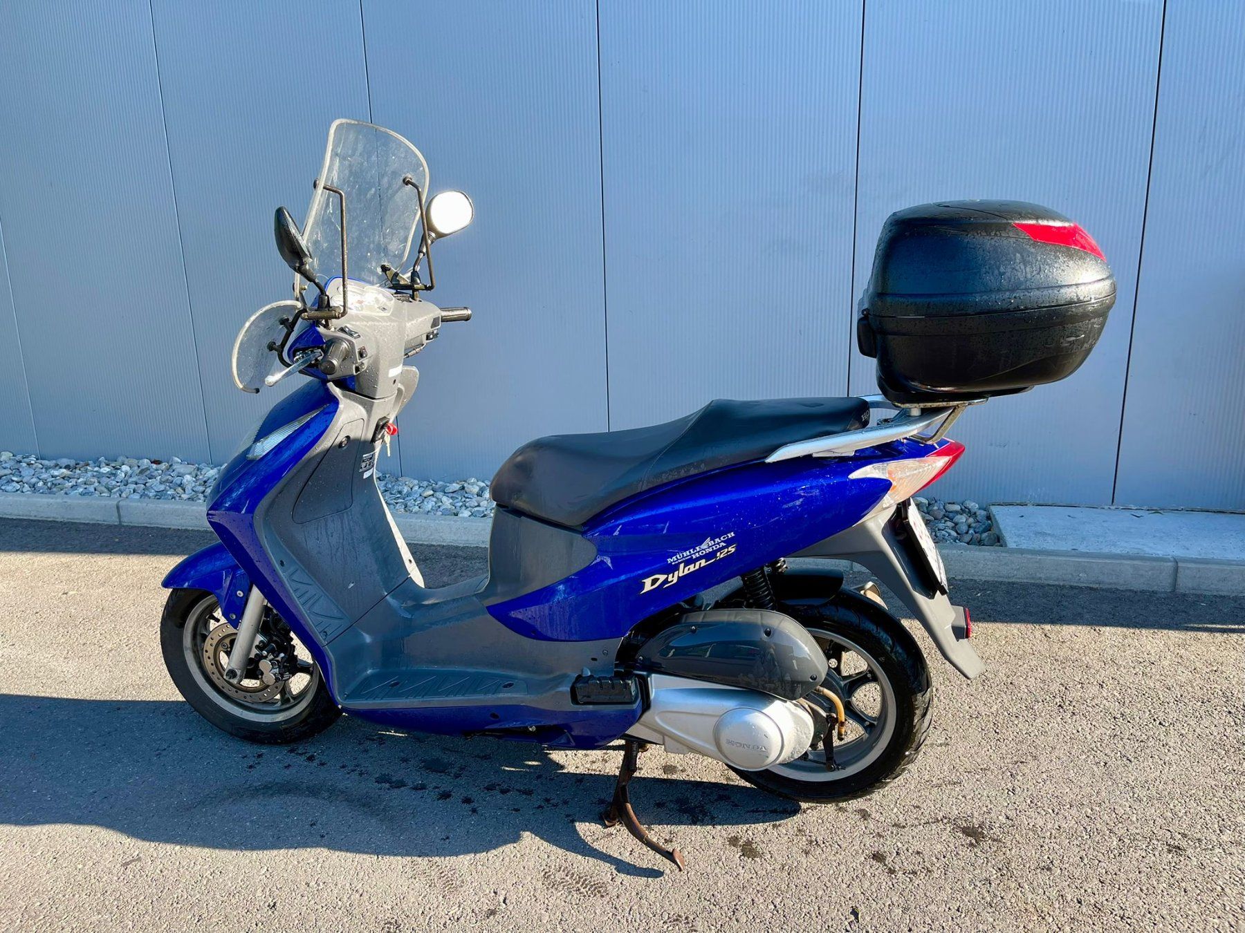 Honda Scooters: Roller Honda Dylan 125 SES blau – D'occasion à Malters par Esstisch_verkaufen