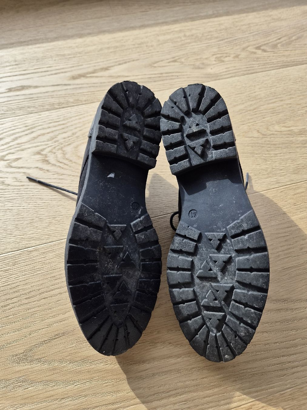 Scarpe da donna: Pesaro Schuhe / Schwarz / Gr 41 – Usato da Adligenswil venduto da SnoeggelsDR 4