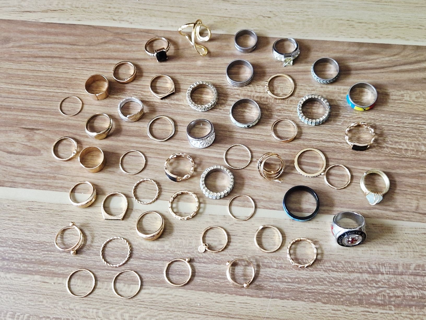 Sonstiger Schmuck: Lot de bagues variées – Gebraucht aus Undervelier von Tufitufi7