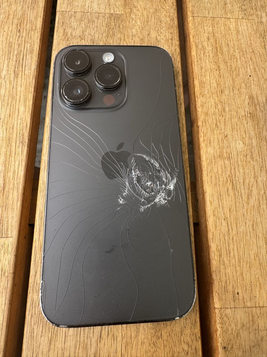Apple Telefoni cellulari / Smartphones: iPhone 14 Pro, optisch defekt – Difettoso da Flims Waldhaus venduto da bagoya01 1