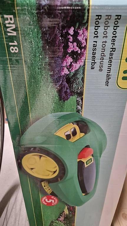 Rasenmäher: Roboter-Rasenmäher – Neu und originalverpackt aus Davos Dorf von fourtyfour01