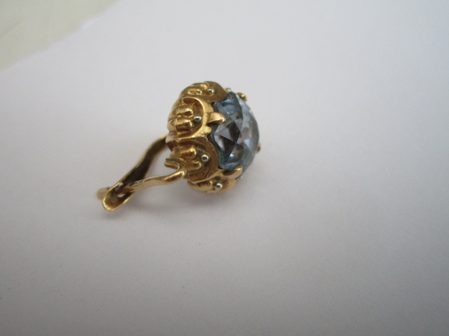 Ohrringe & -stecker: Ein Ohrring mit Stein  Gold 750 – Gebraucht aus Heimberg von Lupo57