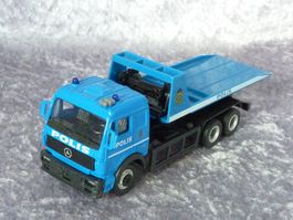 Mercedes Abschlepper Polizei