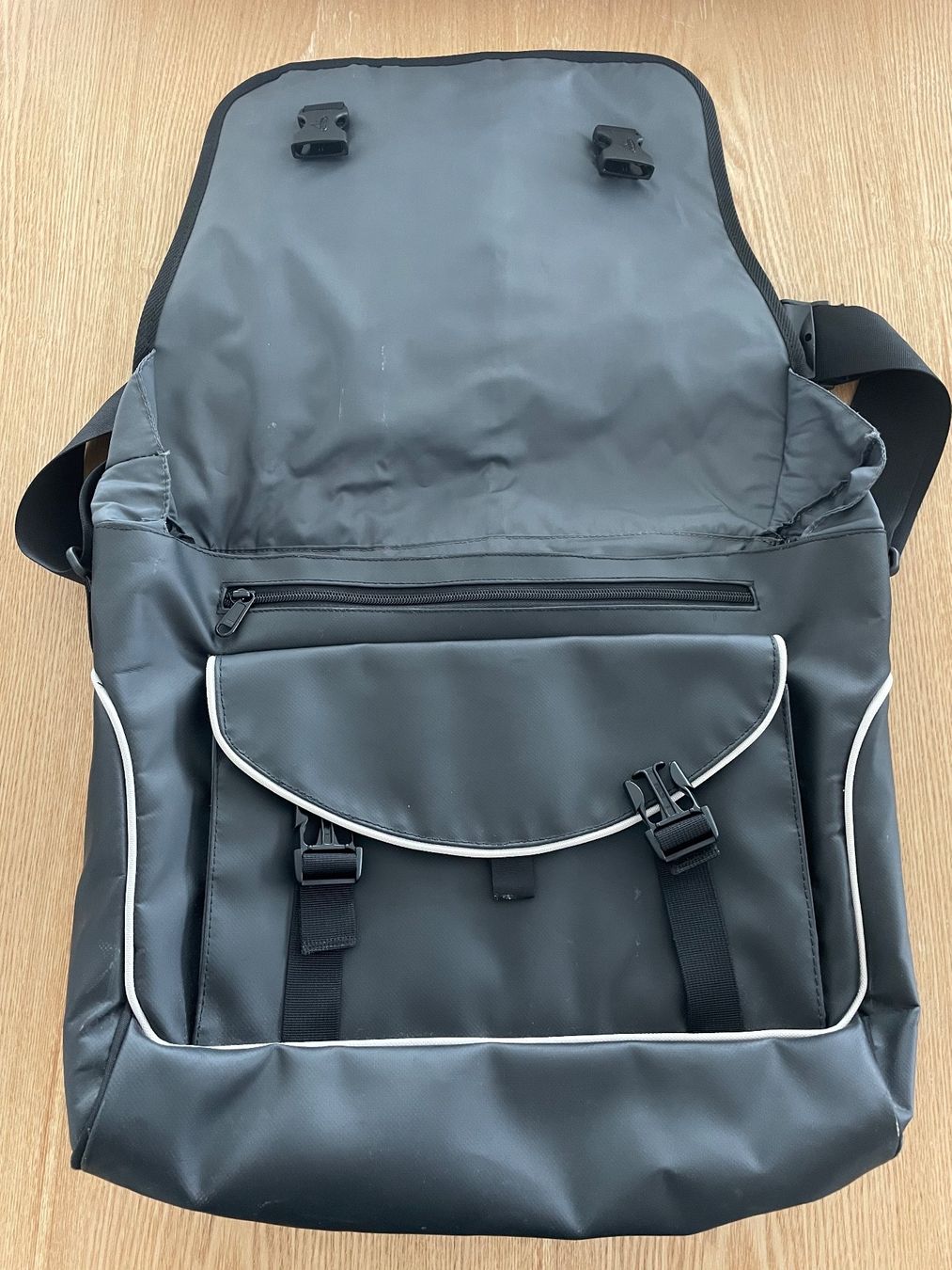 Vaude Borse: VAUDE Umhängetasche Laptoptasche – Usato da Gersau venduto da Segantini21 1