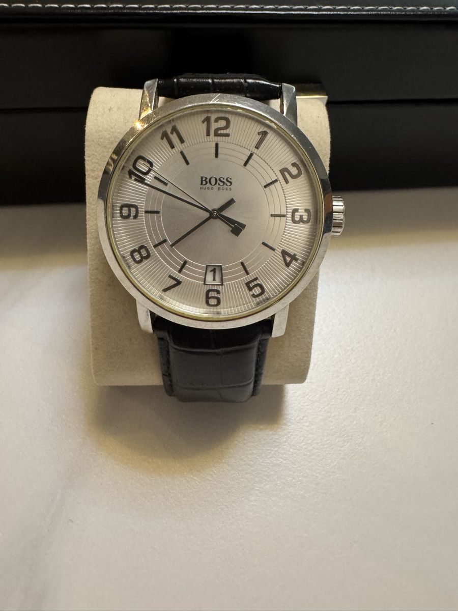 Hugo Boss Armbänder & -reifen: Herrenuhr Hugo Boss mit Lederband  – Gebraucht aus Stetten AG von Dekis-Tradingcards 1
