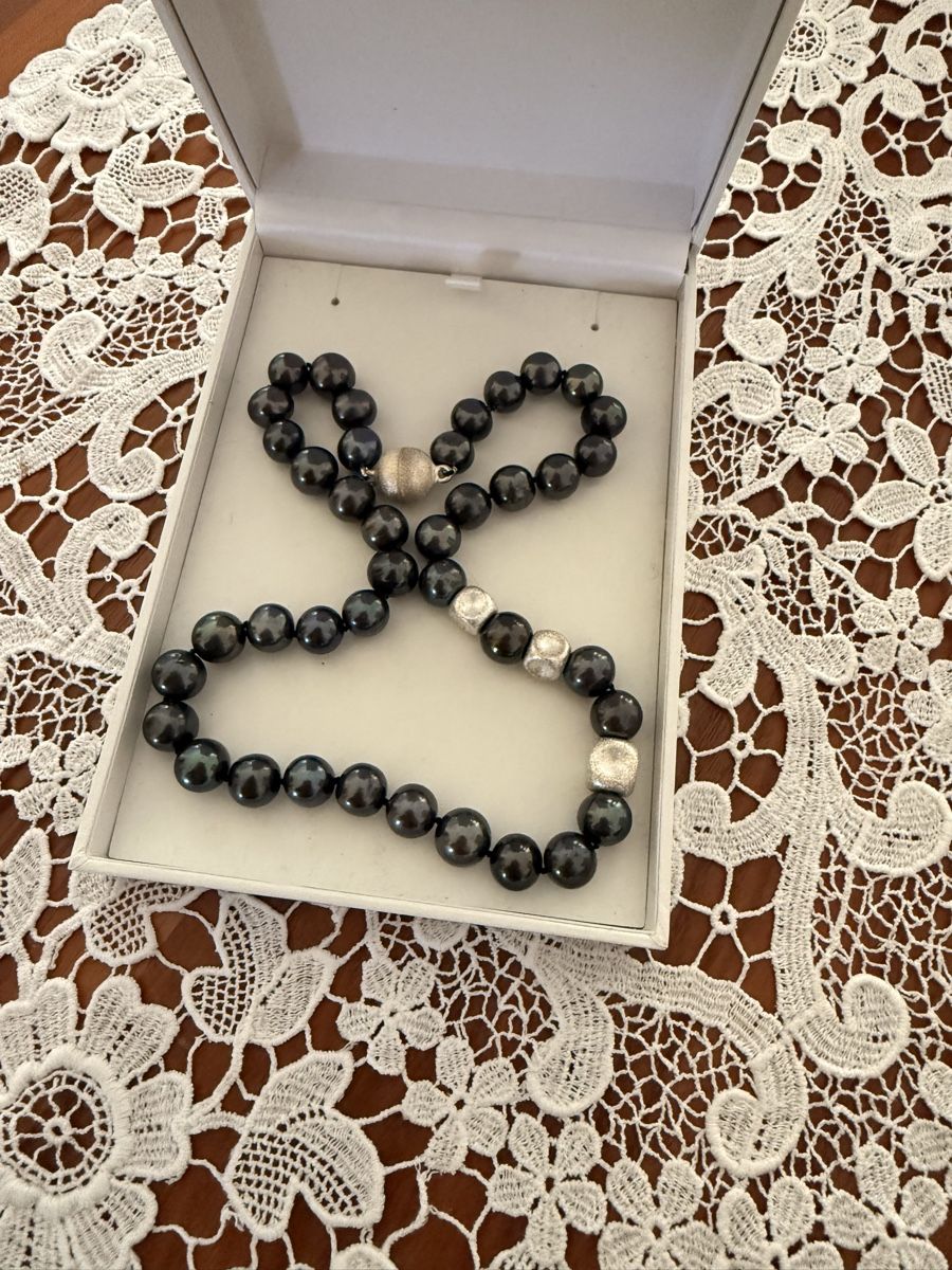 Catenine: Elegante schwarze Perlenkette mit Silber – Nuovo (secondo la descrizione) da Rorschacherberg venduto da galylea