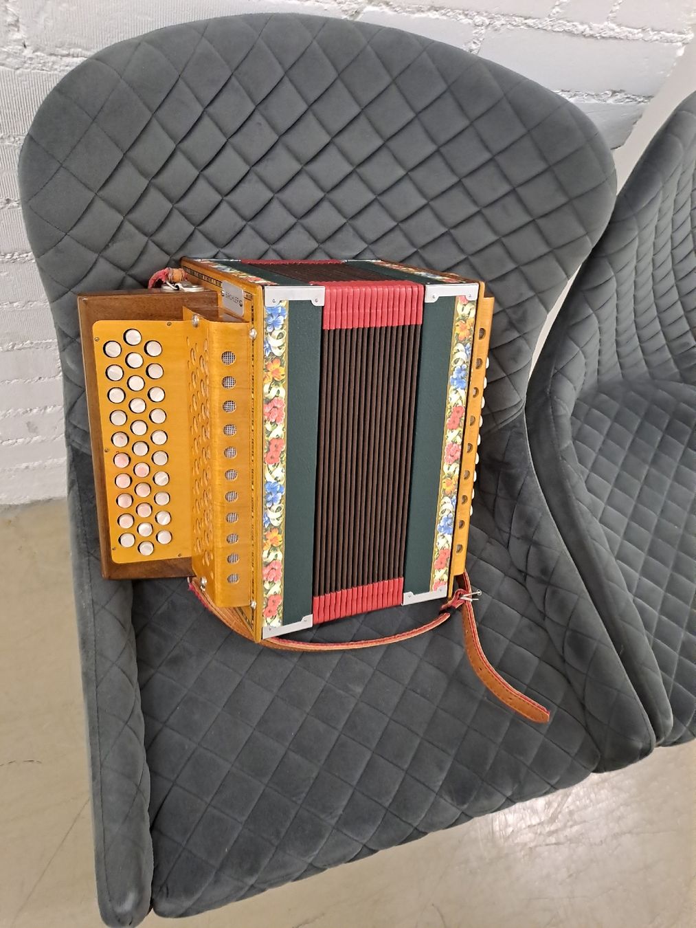Strumenti musicali: schwyzerorgeli ton B wie neu – Usato da Villeneuve venduto da BibiVintage 5