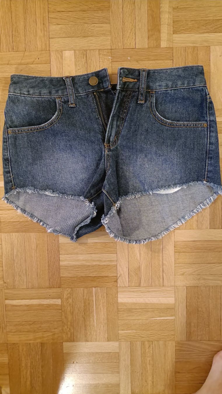 Jeans: Jeans Shorts Billabong Gr. 24 – Nuovo (secondo la descrizione) da Dübendorf venduto da Me_sa