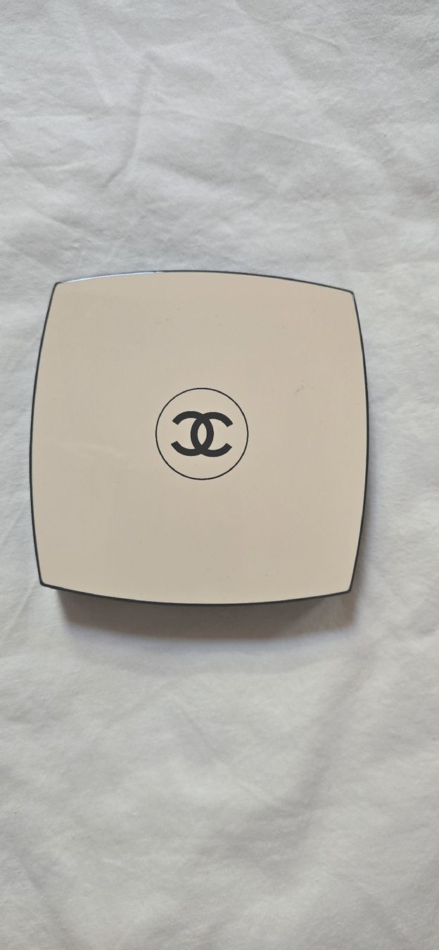 Chanel Make-up: Poudre Chanel neuve en édition limitée – Neu und originalverpackt aus Martigny von zin_y9tt 2