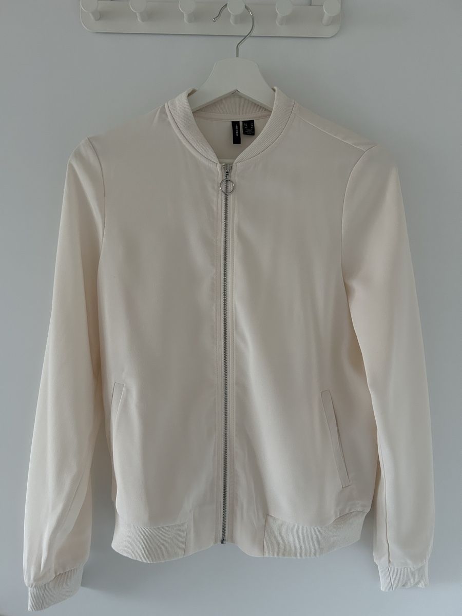 Vero Moda Jacken: Veste légère Vero Moda – Neu (gemäss Beschreibung) aus Sonceboz-Sombeval von Anna_Maria09