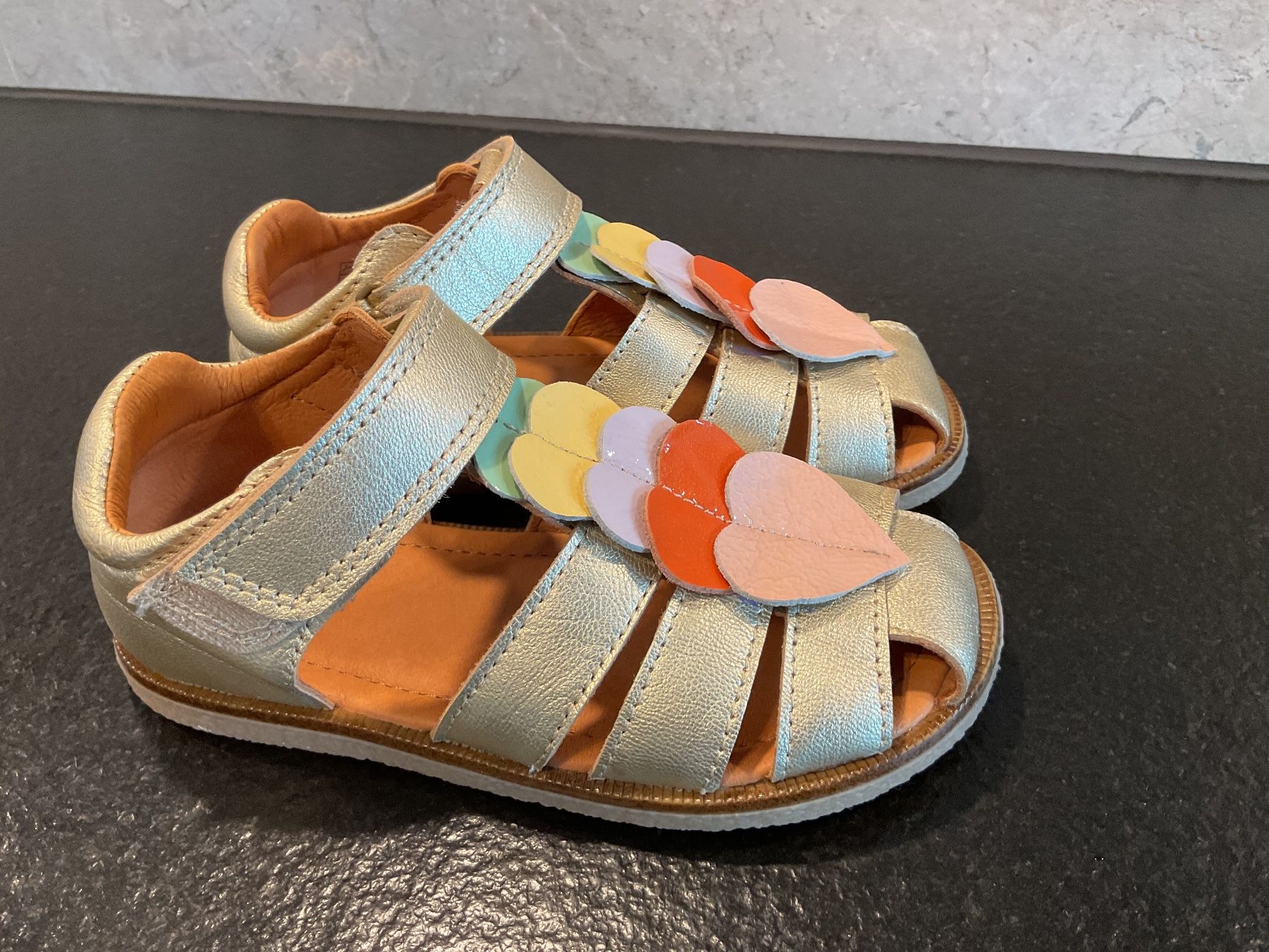 Wheat Scarpe per ragazze: Sandales cuir – Nuovo (secondo la descrizione) da Neuchâtel venduto da sta_7qfy 1