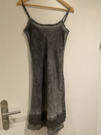 Zwei Nile Kleidungsstücke Seidenkleid&Jäckchen Gr. S defekt