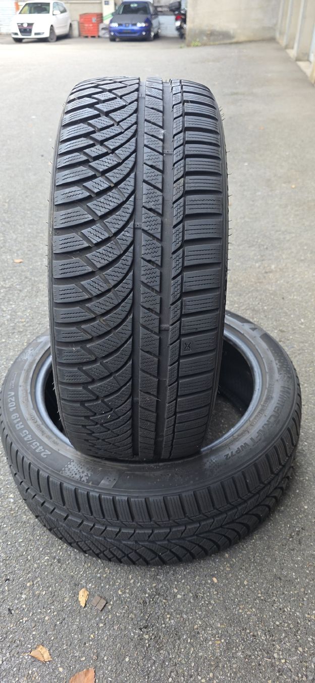 Kumho Pneus & Kompletträder: Winterpneu 245/45/R19 M+S – Gebraucht aus herzogenbuchsee von jamma01